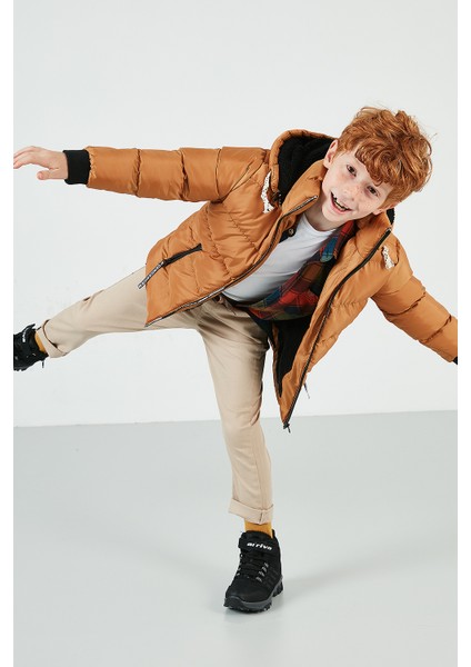 İçi Peluş Astarlı Çıkarılabilir Kapüşonlu Şişme Mont Erkek Çocuk MONT 576220K