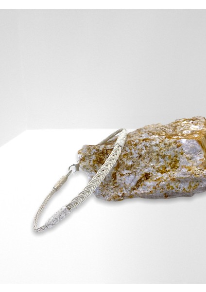 Gümüş Kazaziye Örgü Detaylı 17 cm Bileklik