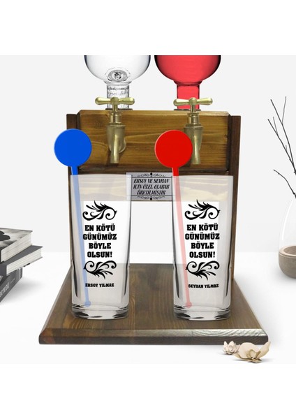 Kişiye Özel Renkli Baskılı En Kötü Günümüz Böyle Olsun Tasarımlı Ikili Vodka Bardağı ve Çift Musluklu Doğal Ahşap Vodka Standı-1