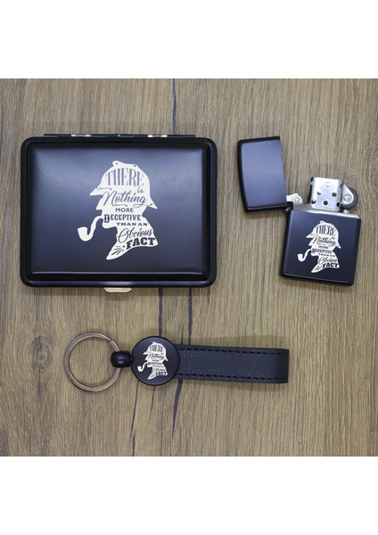 Kişiye Özel Sherlock Holmes Metal Tabaka, Zippo Çakmak ve Anahtarlık Seti