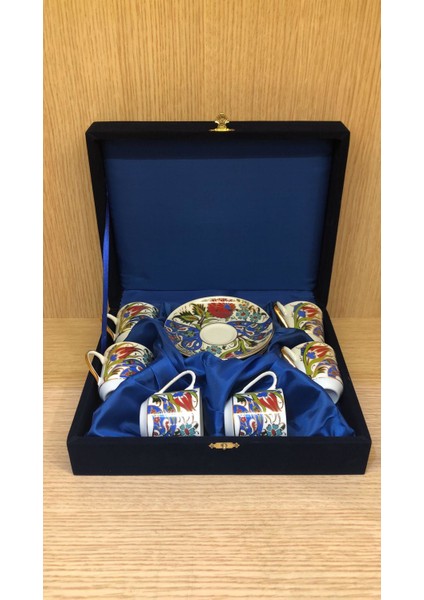 Altın Yaldızlı El Dekoru 6 Kişilik Türk Kahve Fincan Takımı