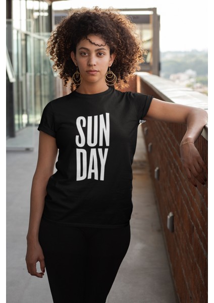 Sunday Baskılı Kadın T-Shirt