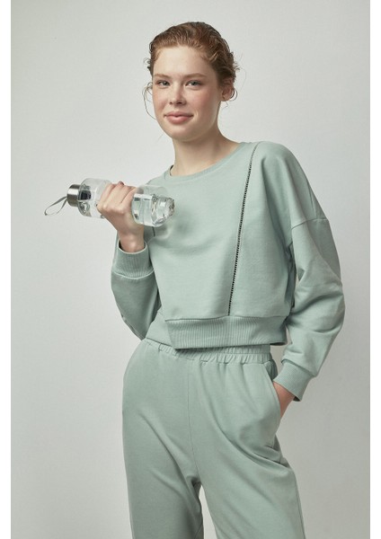 Trim Detailed Crop Sweatshirt