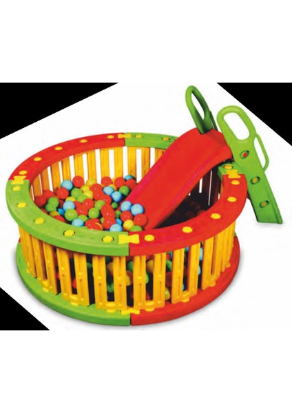 Yuvarlak Aktivite Alanı (Kaydırak ve Toplar Hariç)