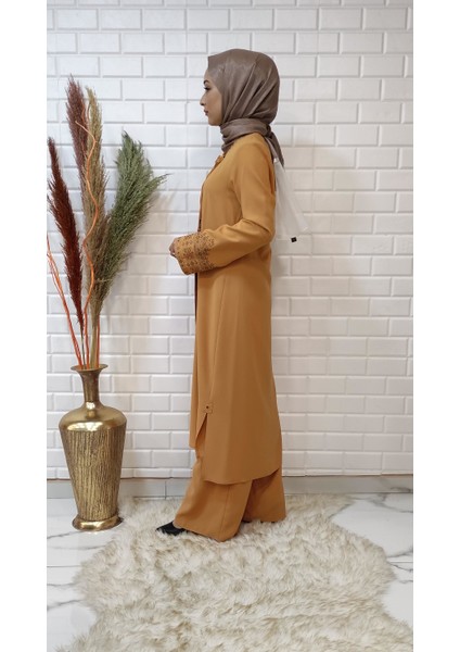 Kadın Kolları Işlemeli Pantolonlu Tunik Takım