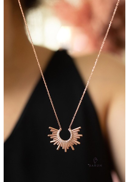 Beyaz Taşlı Mutluluk Güneşi Kolye-Rose