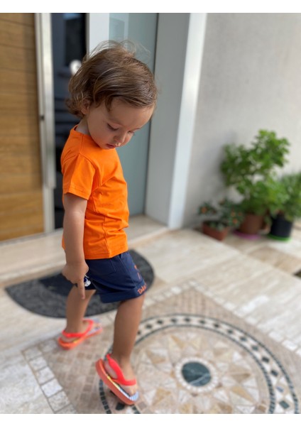 Unisex Turuncu Çocuk Sırt Baskılı Tişört fırsatları