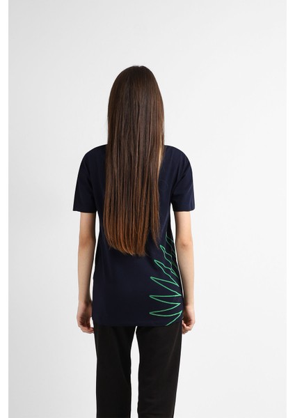 Kadın Sıfır Yaka T-Shirt modelleri