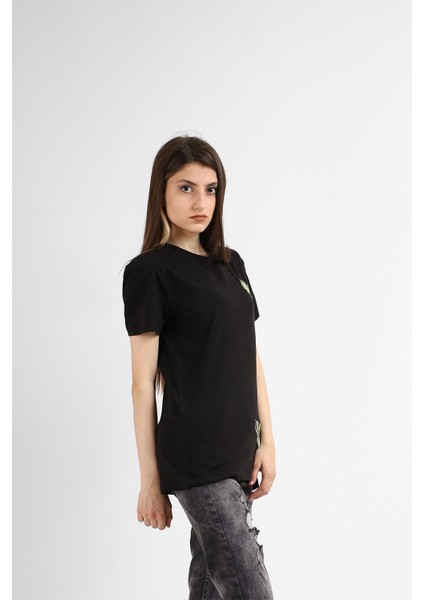 Kadın Sıfır Yaka T-Shirt fiyatları