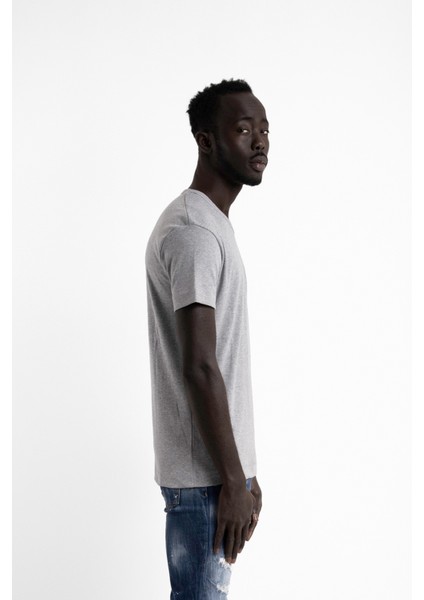 Erkek V Yaka T-Shirt modelleri