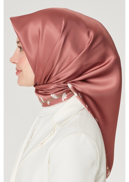 Yeni Sezon Nostalji Serisi Ipek Twill Eşarp 8553D-85