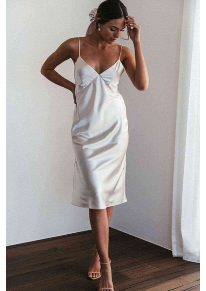 Sırt Dekolteli Uzun Saten Gecelik Elbise Beyaz