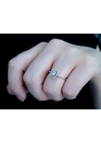 0,20 Karat Baget Pırlanta Yüzük 0441R0038