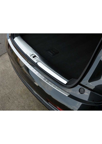 Audi Q3 Krom Arka Tampon Eşiği Taşlı 2011-2016 Arası