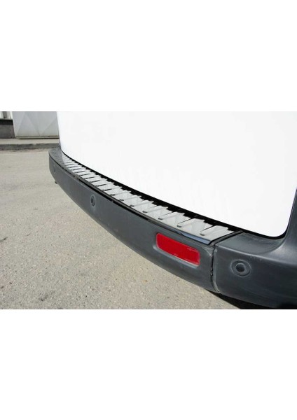 Ford Tourneo Custom Siyah Krom Arka Tampon Eşiği 2012 ve Sonrası modelleri