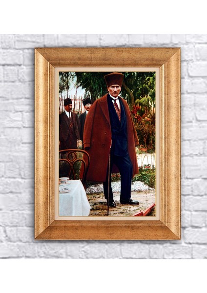 Çerçeveli Atatürk Kahverengi Palto Kanvas Tablo
