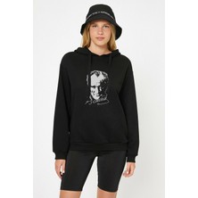Qivi Atatürk 23 Nisan Baskılı Siyah Kadın Örme Kapşonlu Sweashirt Uzun Kol