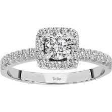 Sirius E Renk 3 Karat Prenses Kesim Pırlanta Görünümlü Tektaş Yüzük 0442R0002