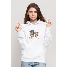 Qivi Dal Üzerinde Tünemiş Iki Kahverengi Baykuş Baskılı Beyaz Kadın Örme Kapşonlu Sweatshirt Uzun Kol