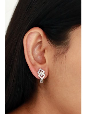 Midyat Nurtaş Gümüş Kare Tasarım Zirkon Kadın Gümüş Küpe