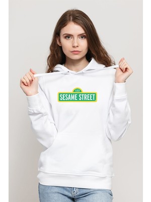 Qivi Susam Sokağı Baskılı Beyaz Kadın Örme Kapşonlu Sweatshirt Uzun Kol