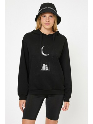 Qivi Astronaut Girl And Boy Sits On Baskılı Siyah Kadın Örme Kapşonlu Sweashirt Uzun Kol