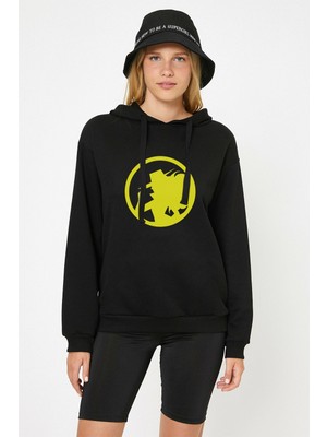 Qivi Carmen Sandiego Logo Blue Side Baskılı Siyah Kadın Örme Kapşonlu Sweatshirt Uzun Kol