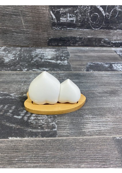 Porselen 2'li Tuzluk Baharatlık Set Bambu Stantlı Kalpli modelleri