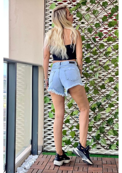 Lazer Kesim Mini Jean Kadın Şort 2224-916 Buz Mavisi indirimleri