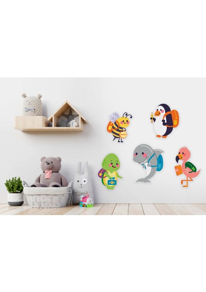 Okula Giden Sevimli Hayvanlar Çocuk Odası Duvar Sticker