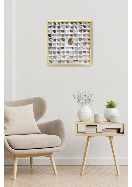 97 Farklı Doğal Taştan Oluşan Tablo