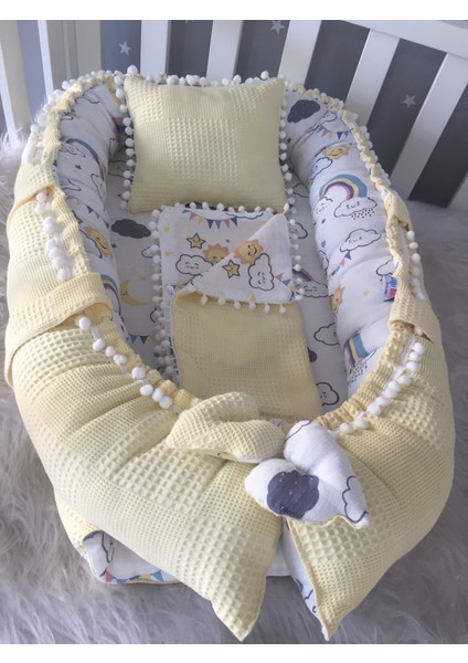 Sarı Wafle Pike Kumaş ve Müslin Tasarım Ponponlu 3'lü Babynest Set