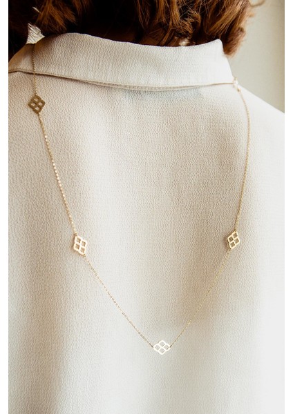 Gömlek Üstü Şık Tasarım Altın Kolye