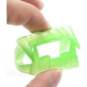 Ufuk Şaka Oyunları Merkezi Fosforlu Vampir Diş