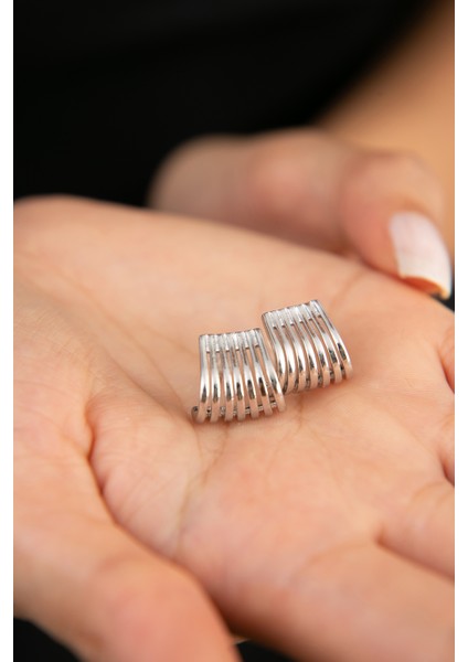 Kadın Çizgi Model Küpe fiyatları