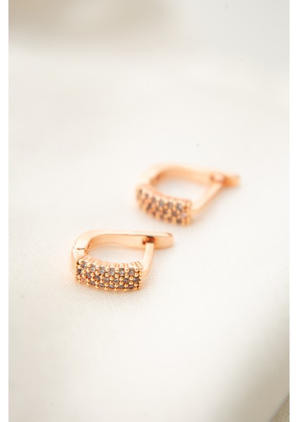 Kadın Taş Detaylı Çengel Model Küpe modelleri