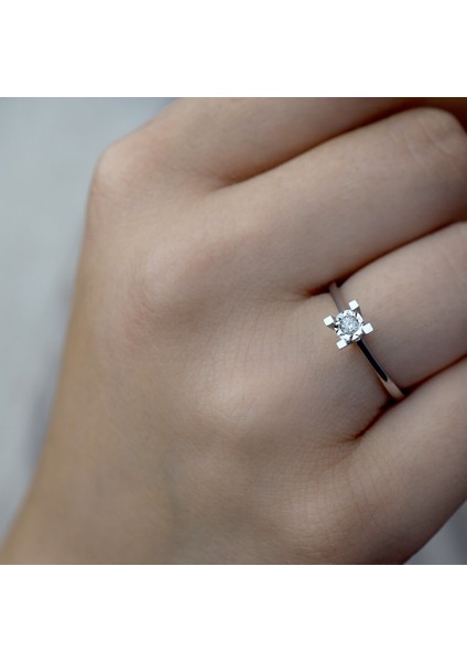 0.06 Ct. Kare Tektaş Pırlanta Yüzük fiyatları