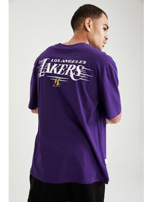 Defacto NBA Los Angeles Lakers Lisanslı Oversize Fit Sırt Baskılı Kısa Kollu Tişört V0775AZ21AU
