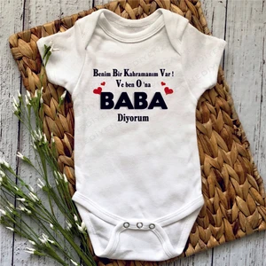 Benim Bir Kahramanım Var ve Ben O'na Baba Diyorum Baskılı Bebek Body Zıbın
