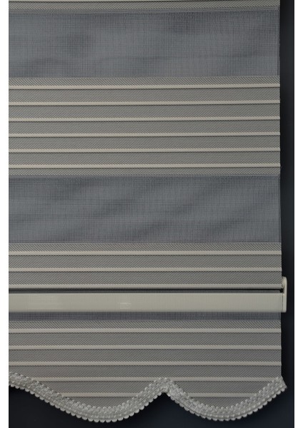 Zebra Stor Perde Kb-02 Siyah & Ekru Renk Etekli Blackout-Karartma 200 x 200 cm