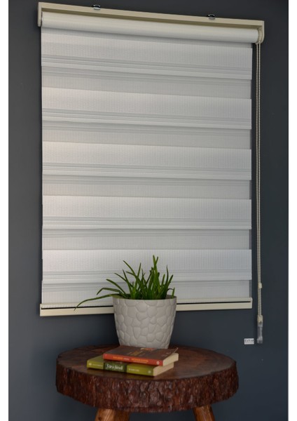 Zebra Stor Perde Td-40 Beyaz Renk Eteksiz 220 x 200 cm