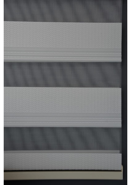 Zebra Stor Perde Td-40 Beyaz Renk Eteksiz 220 x 200 cm