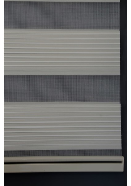 PLZ-805 Ekru & Beyaz Renk Eteksiz Zebra Stor Perde
