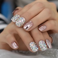 Eda Luxury Beauty Pembe Metalik Takma Tırnak Lüks Parlak Kristal Taşlı Desenli Kısa Boy Kare Nail Art Yapıştırıcı Set