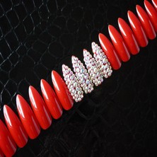 Eda Luxury Beauty Kırmızı Takma Tırnak Lüks Parlak Kristal Taşlı Desenli Extra Uzun Sivri Uçlu Stiletto Nail Art Set
