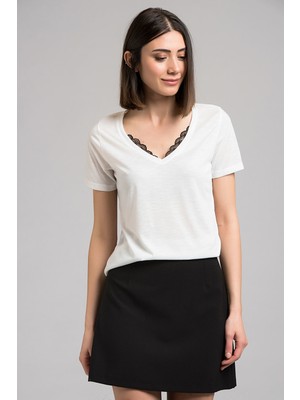 Cotton Mood 7130561 Yaka Içi Dantel V Yaka Kısa Kol Bluz Ekru