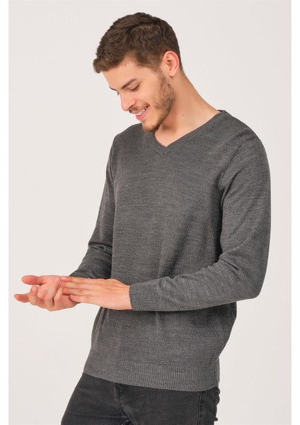 V0002 Erkek V Yaka Kazak-Füme indirimleri