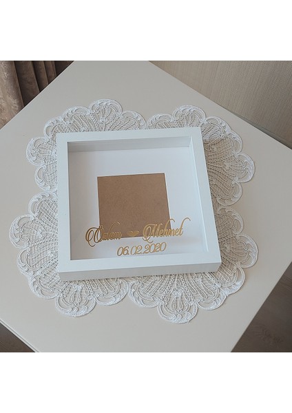 25 x 25 cm Beyaz Fotoğraf Çerçevesi! Kişiye Özel Isimli