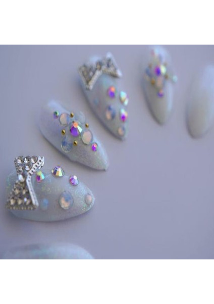 Beyaz Simli Ombre French Takma Tırnak Lüks Kristal Taşlı Desenli Uzun Oval Stiletto Nail Art Set