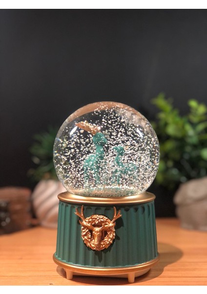 Geyik ve Yavrusu Işıklı Müzikli Püskürtmeli Kar Küresi Büyük Boy fiyatları